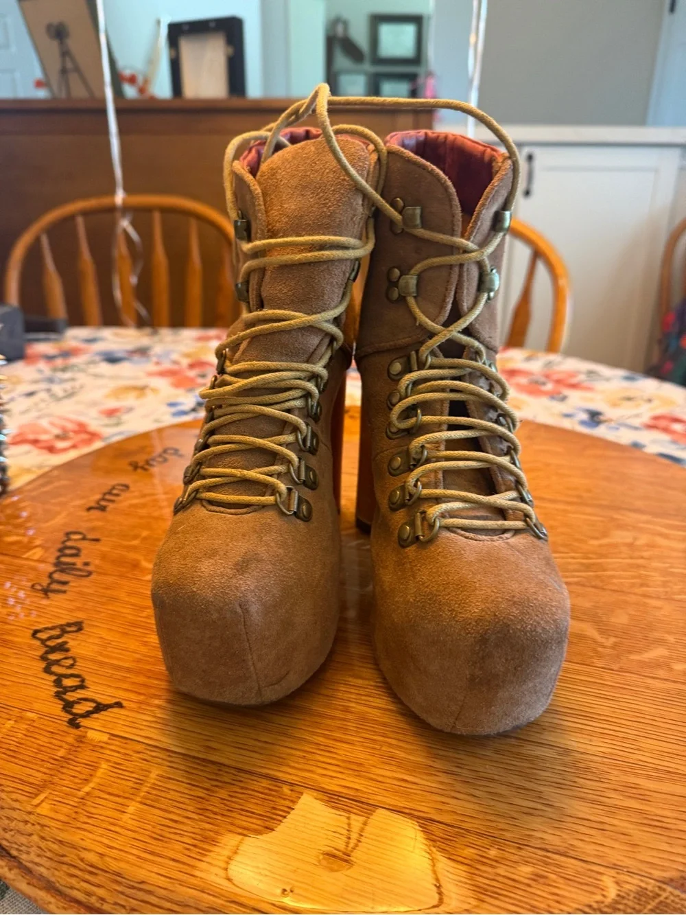 Havana’s Last Everest Women’s Tan Suede Platform Lace-Up Ankle Boots